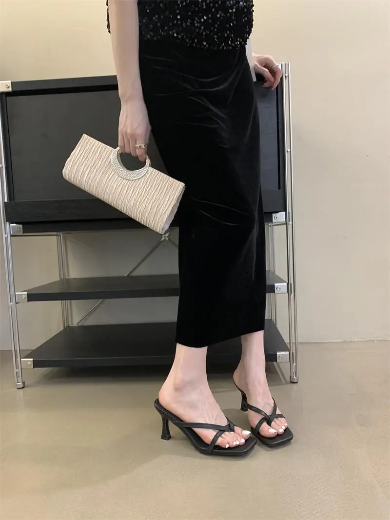 2026 Summer New Style French-Style Thong Sandals, Thin-Heeled Slippers for Women, Outdoor Wear, Square-Toed High-Heeled Flip-Flops — feature 11