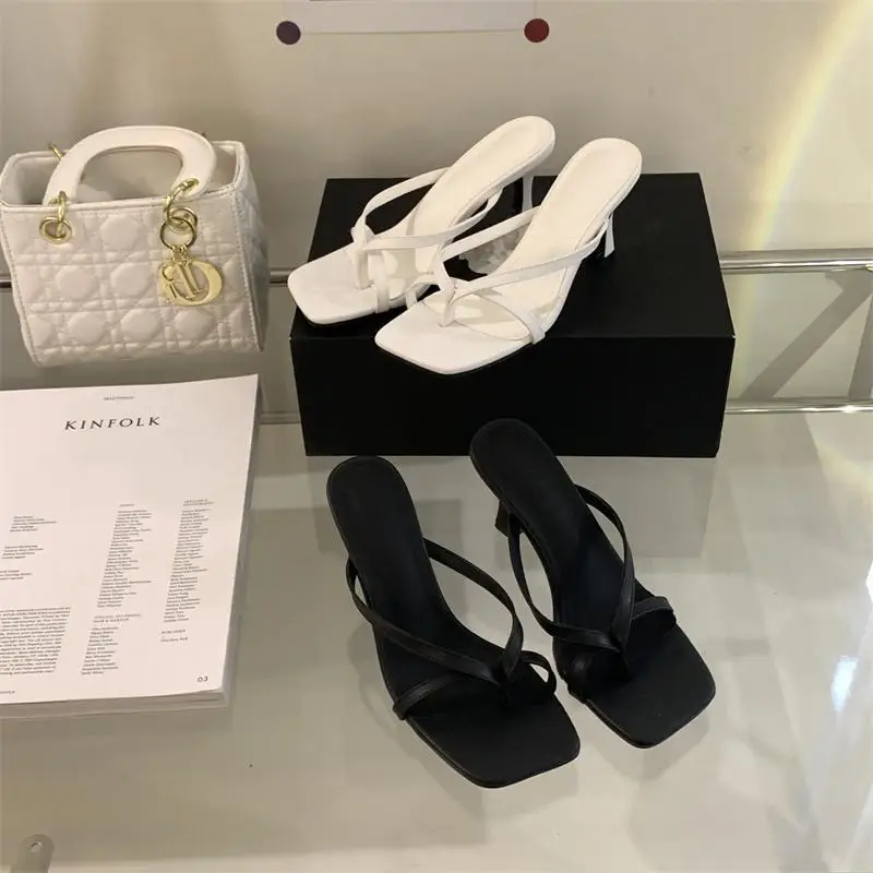 2026 Summer New Style French-Style Thong Sandals, Thin-Heeled Slippers for Women, Outdoor Wear, Square-Toed High-Heeled Flip-Flops — feature 4