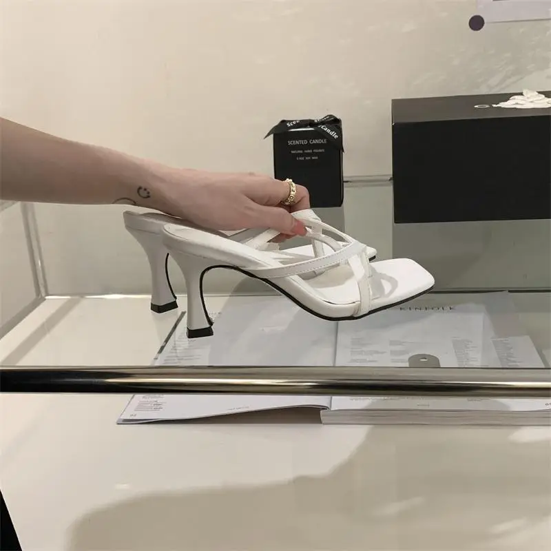 2026 Summer New Style French-Style Thong Sandals, Thin-Heeled Slippers for Women, Outdoor Wear, Square-Toed High-Heeled Flip-Flops — feature 7