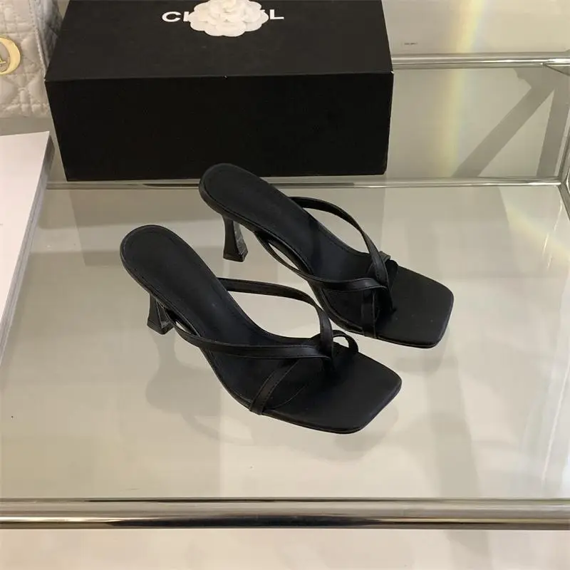 2026 Summer New Style French-Style Thong Sandals, Thin-Heeled Slippers for Women, Outdoor Wear, Square-Toed High-Heeled Flip-Flops — feature 9