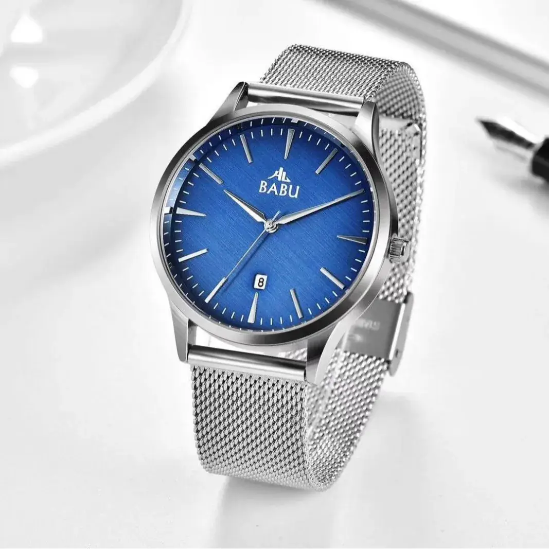 Classic Men's Quartz Watch with Mesh Band - Image 5