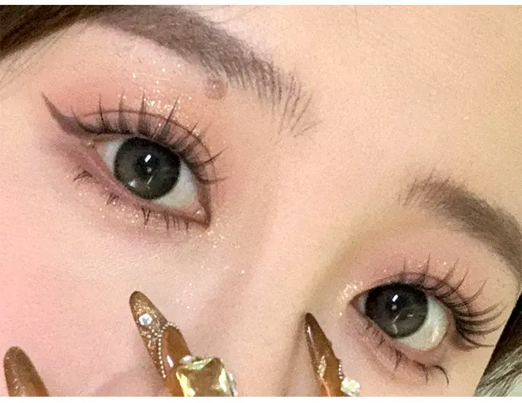 Glue-Free Self-Adhesive False Eyelashes for Natural Look — feature 4