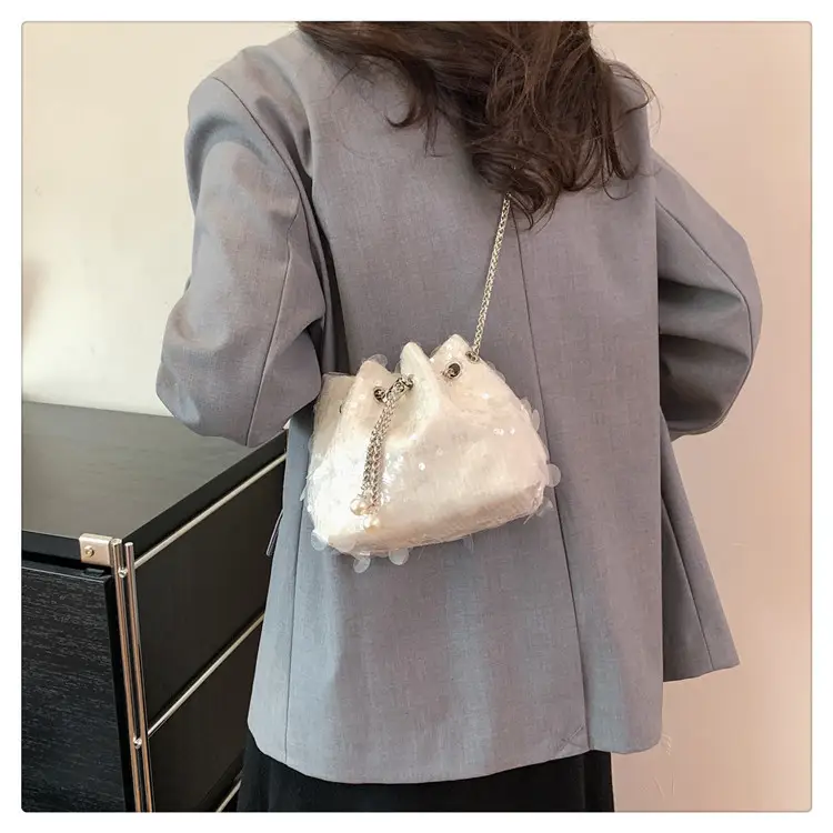 Women's 2024 Sequin Evening Bag with Chain Strap — feature 37