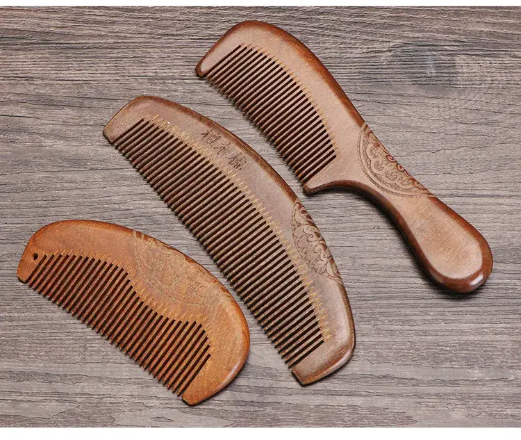 Golden Silk Sandalwood Moon Comb with Wide Teeth — feature 12