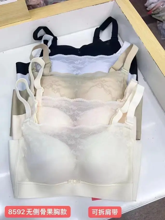 Traceless Lace Cup with Adjustable Straps — feature 10