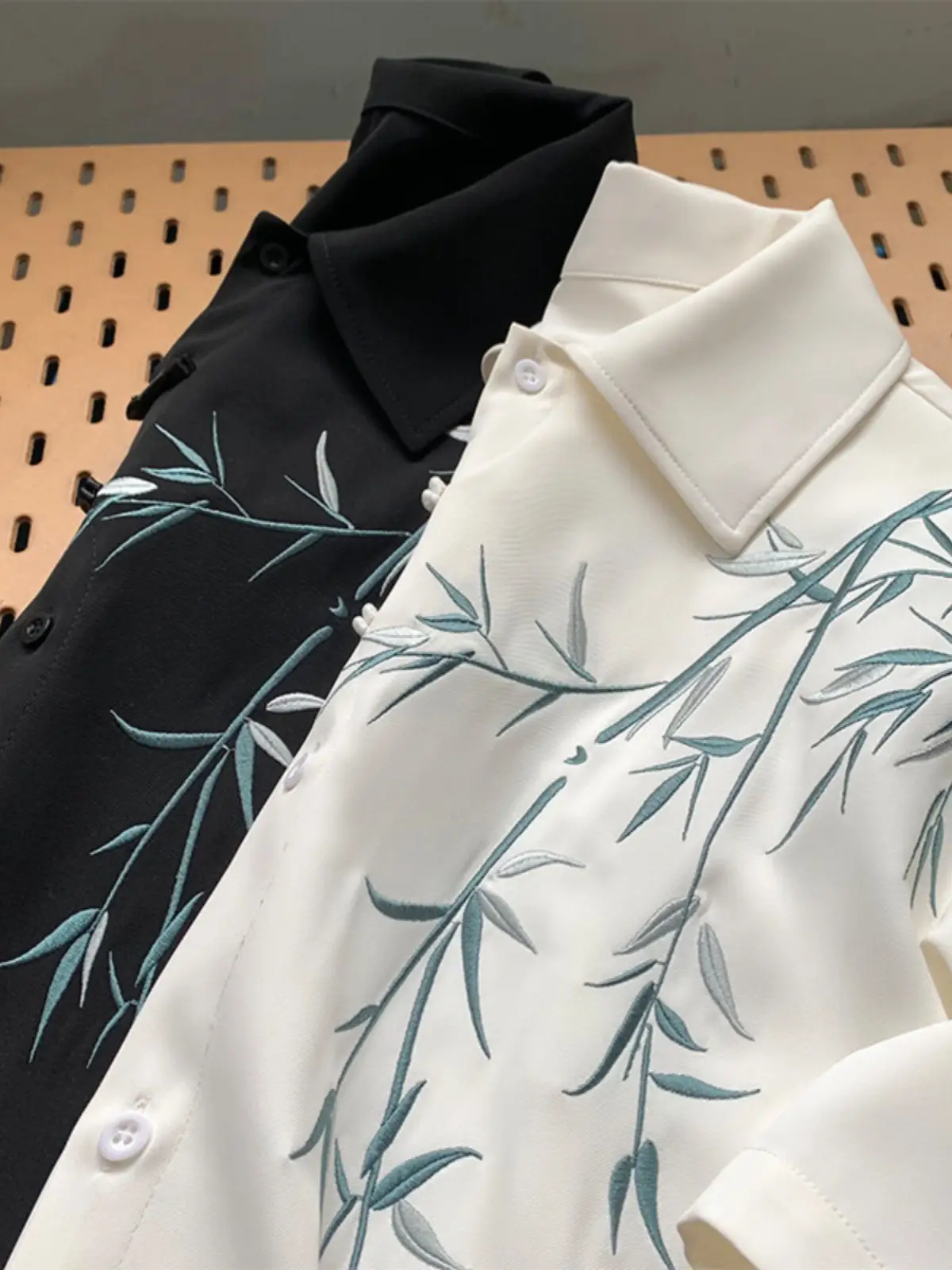 Men's White Bamboo Embroidered Short Sleeve Shirt - Image 5