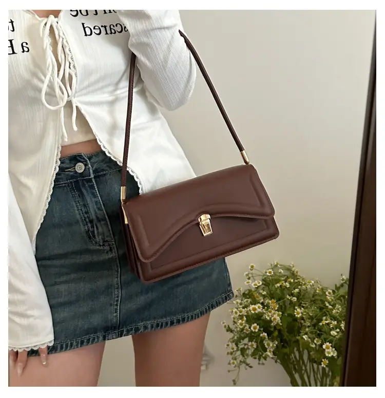 Women's Brown Leather Shoulder Bag 2024 Spring — feature 17
