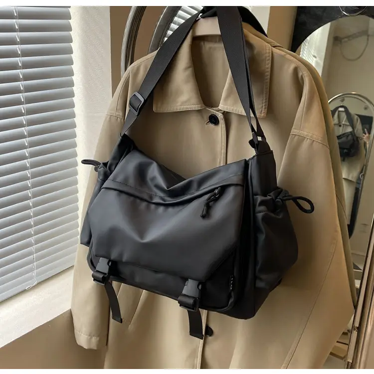 2026 Men's Large Capacity Water Resistant Crossbody Bag — feature 12