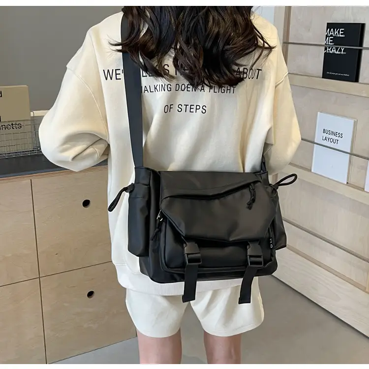 2026 Men's Large Capacity Water Resistant Crossbody Bag — feature 20