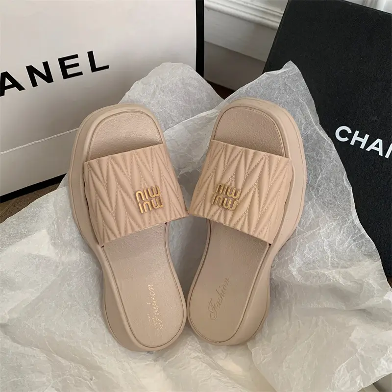 2025 Women's Pink & Green Roman Slippers — feature 7