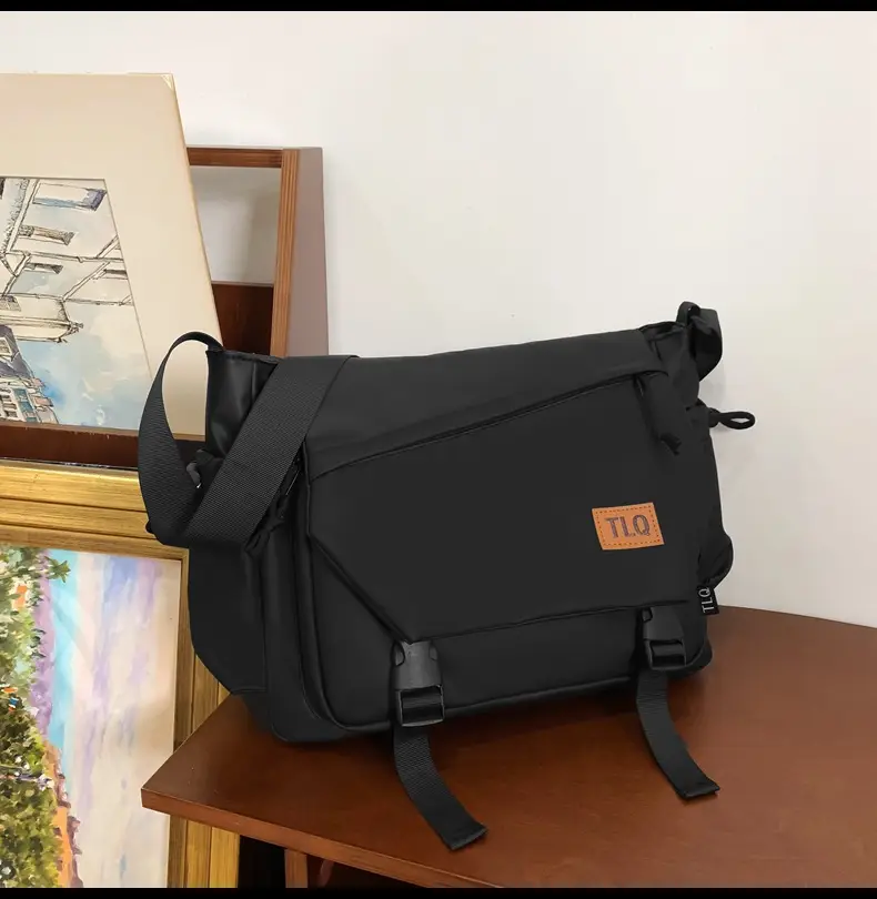 2026 Men's Black Water-Resistant Shoulder Bag — feature 11