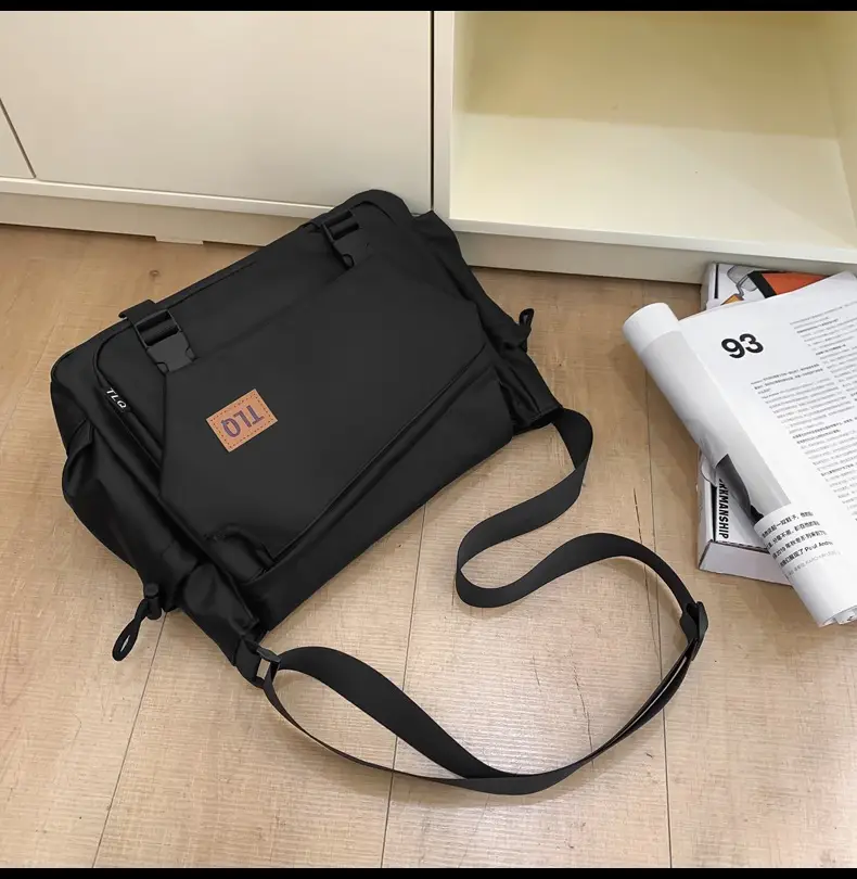 2026 Men's Black Water-Resistant Shoulder Bag — feature 12