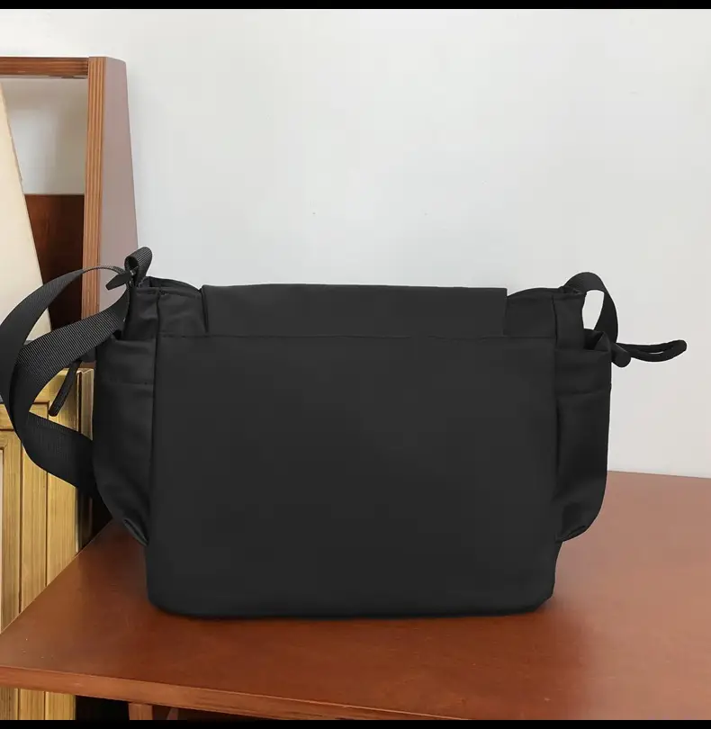 2026 Men's Black Water-Resistant Shoulder Bag — feature 14