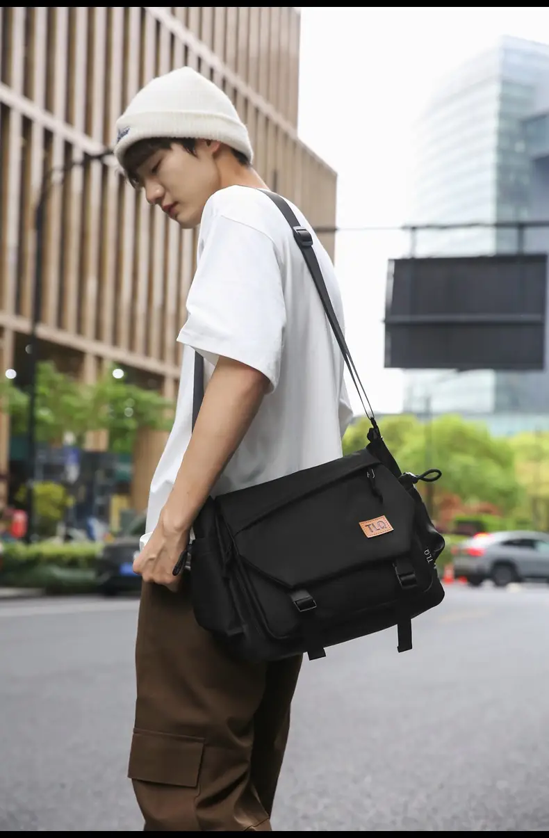 2026 Men's Black Water-Resistant Shoulder Bag — feature 26