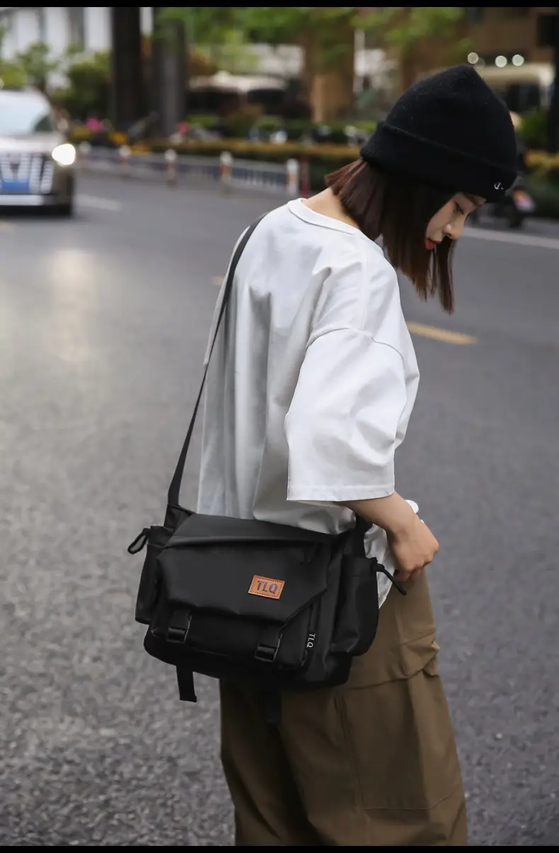 2026 Men's Black Water-Resistant Shoulder Bag — feature 30
