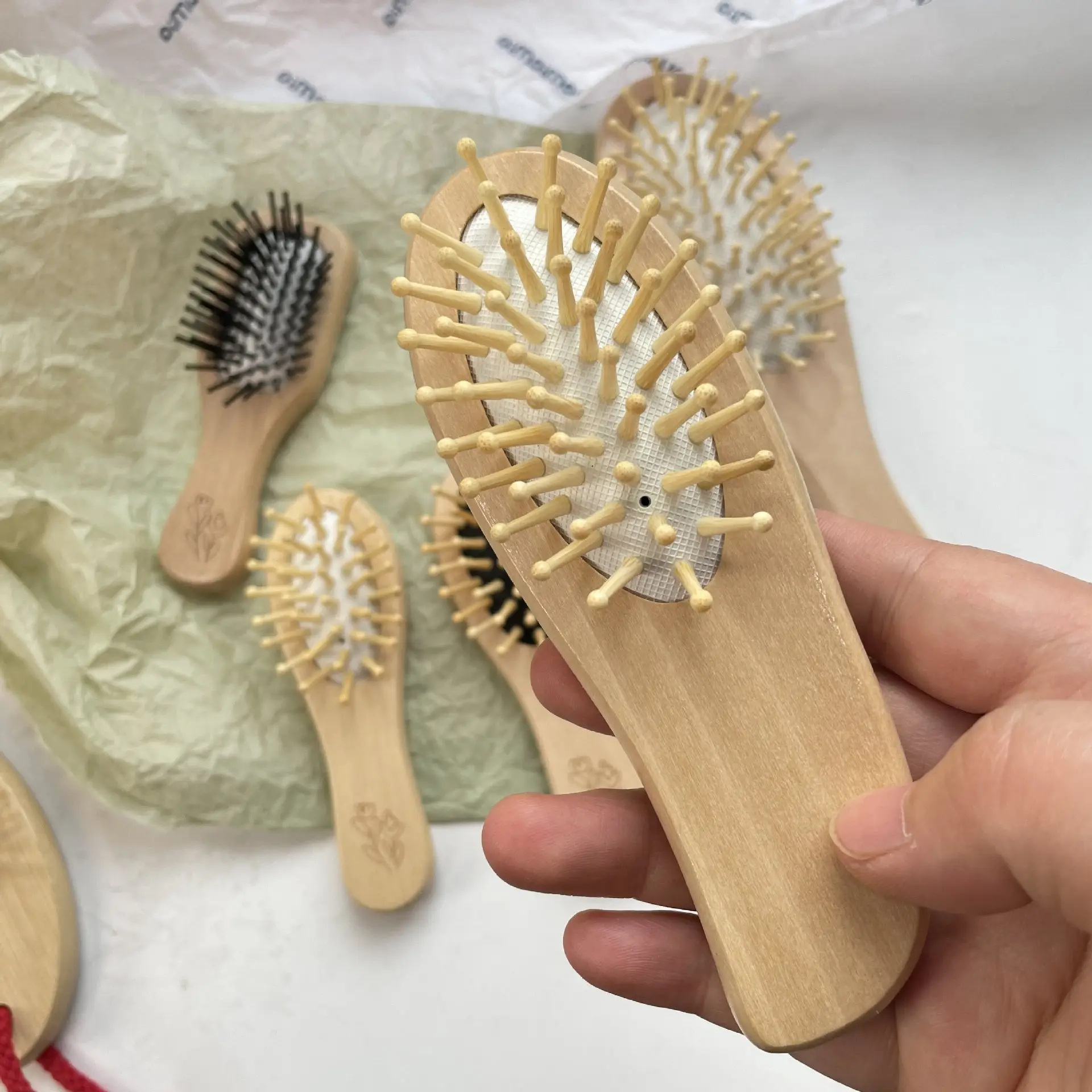 Portable Air Cushion Hair Brush for Scalp Massage Anti-Knotting Lotus Travel Home Wooden Comb BH411 — feature 12
