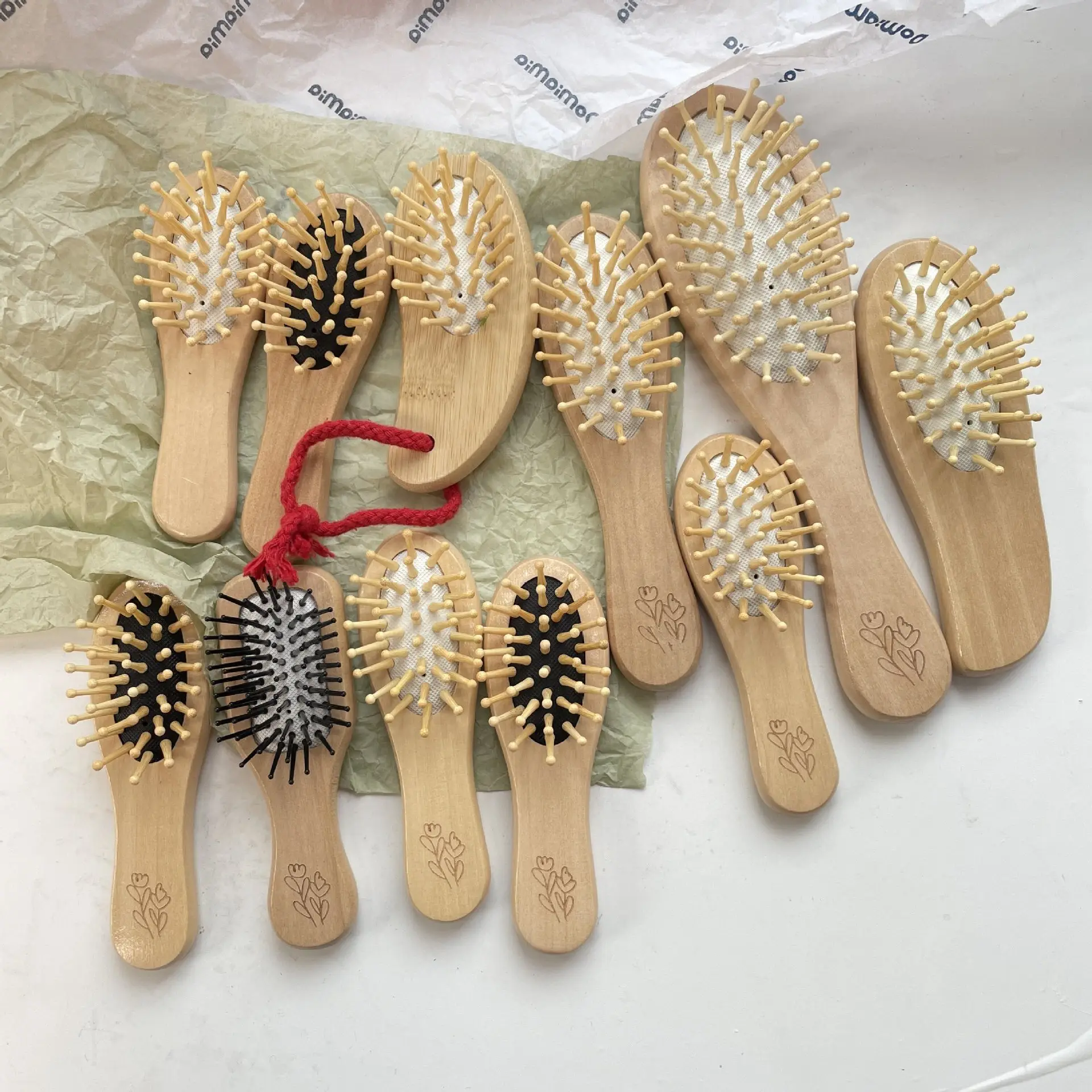 Portable Air Cushion Hair Brush for Scalp Massage Anti-Knotting Lotus Travel Home Wooden Comb BH411 — feature 2