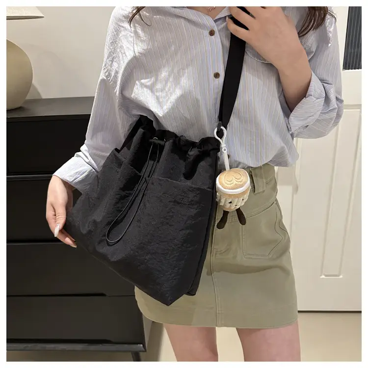 Women's Large Capacity Drawstring Bucket Bag Brown — feature 18