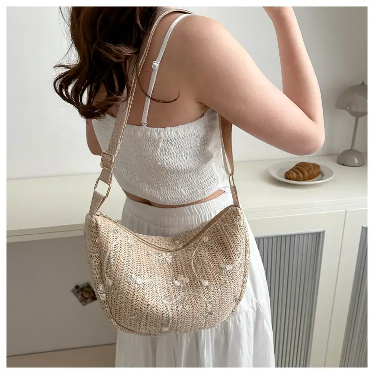 Vintage Straw Saddle Shoulder Bag for Women 2024 — feature 10