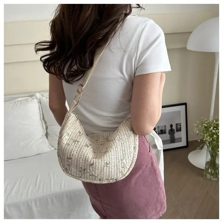 Vintage Straw Saddle Shoulder Bag for Women 2024 — feature 11