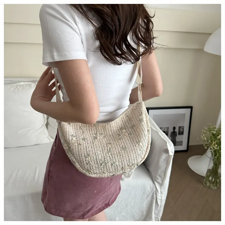 Vintage Straw Saddle Shoulder Bag for Women 2024 — feature 14