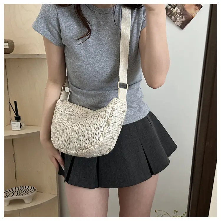 Vintage Straw Saddle Shoulder Bag for Women 2024 — feature 17