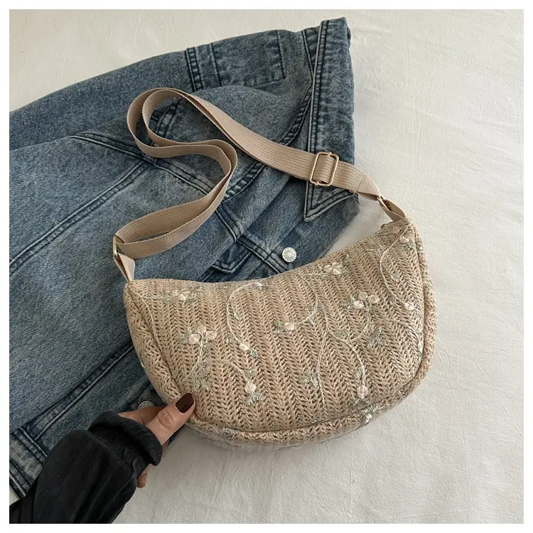 Vintage Straw Saddle Shoulder Bag for Women 2024 — feature 18