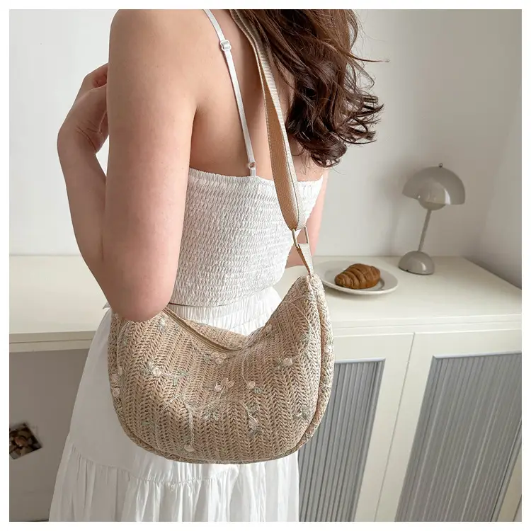 Vintage Straw Saddle Shoulder Bag for Women 2024 — feature 9