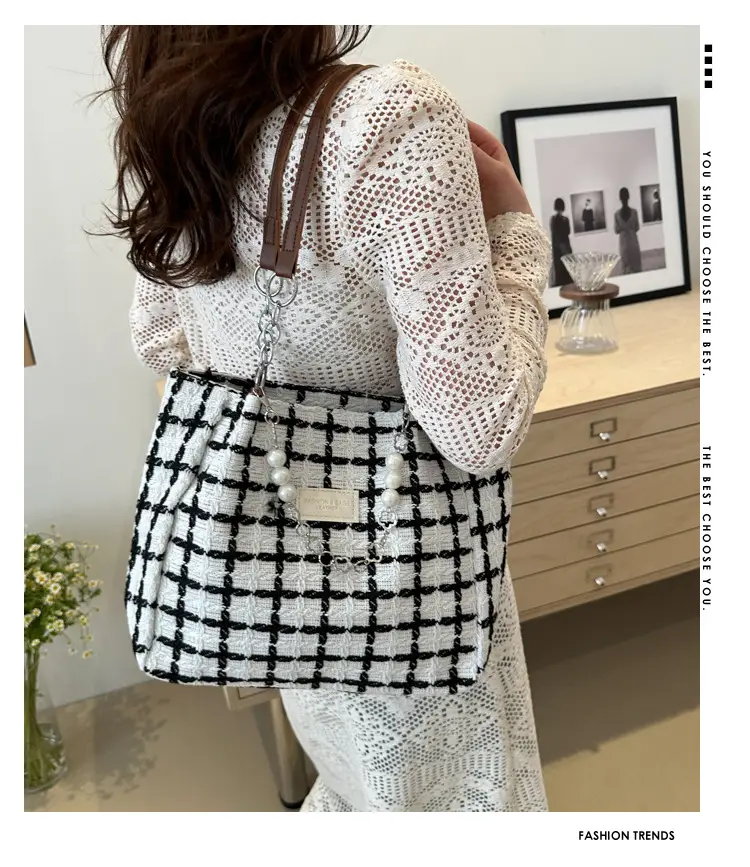 Women Checkered Plaid Handheld Tote Bag Black White — feature 1