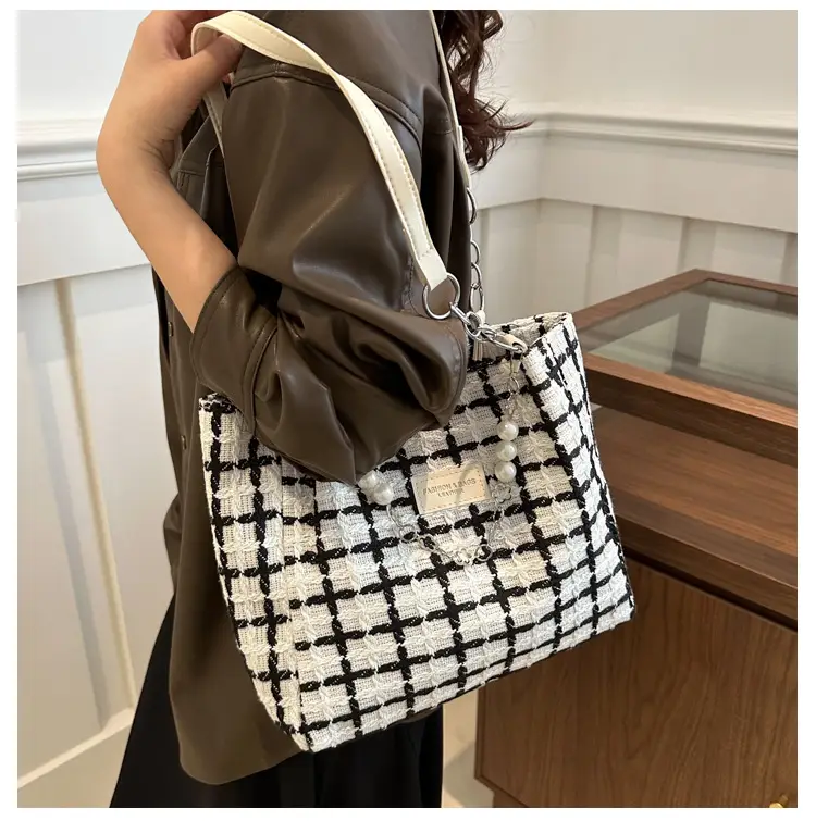 Women Checkered Plaid Handheld Tote Bag Black White — feature 11