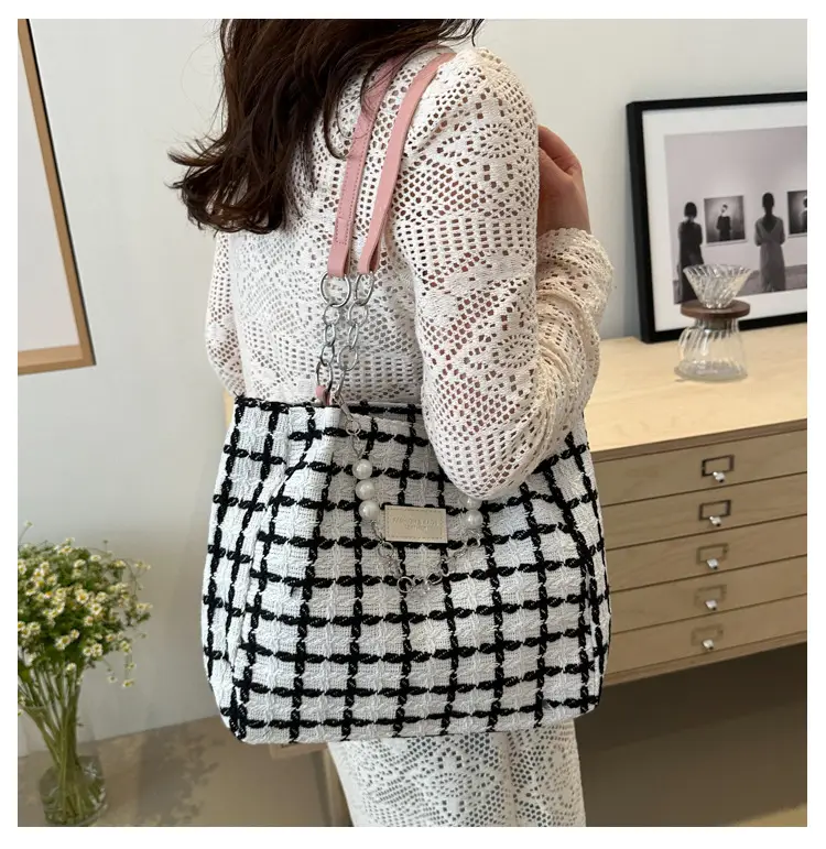 Women Checkered Plaid Handheld Tote Bag Black White — feature 13