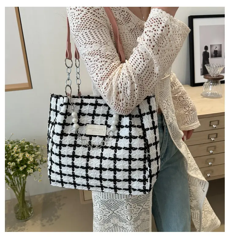 Women Checkered Plaid Handheld Tote Bag Black White — feature 14