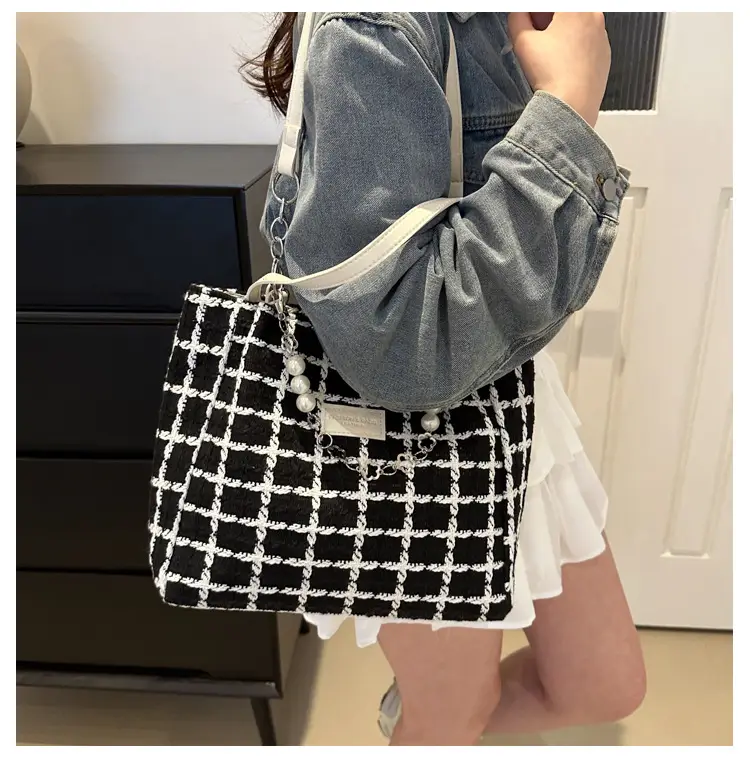 Women Checkered Plaid Handheld Tote Bag Black White — feature 15