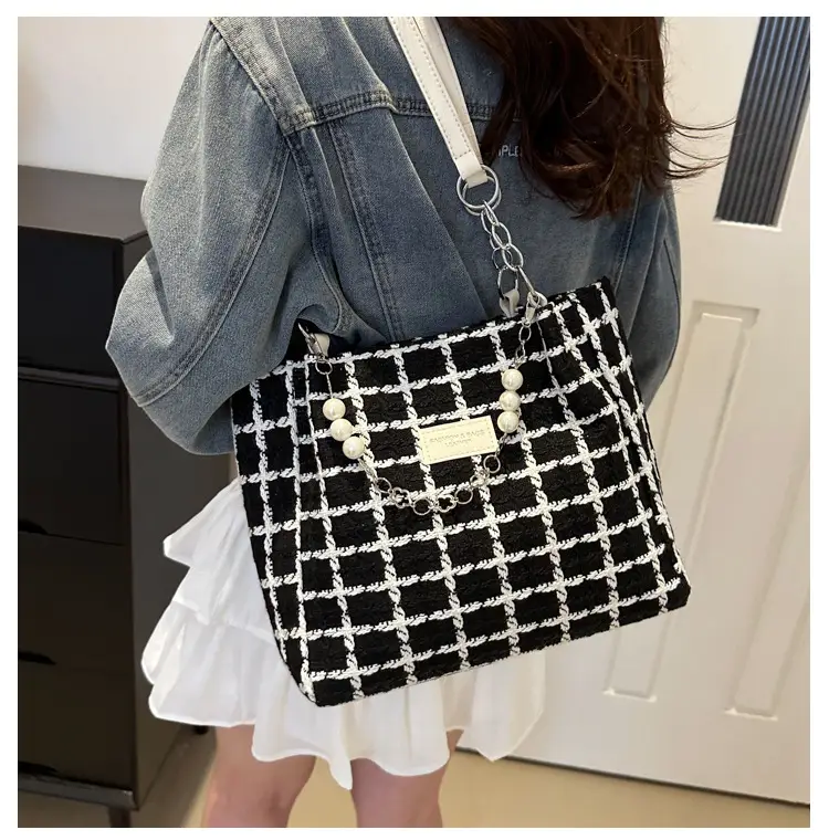 Women Checkered Plaid Handheld Tote Bag Black White — feature 17
