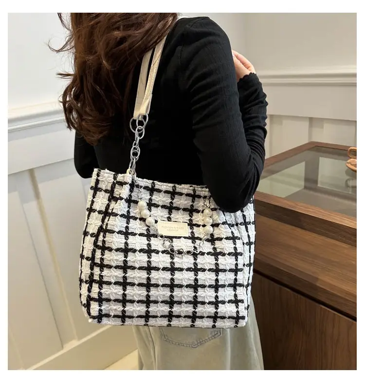 Women Checkered Plaid Handheld Tote Bag Black White — feature 18