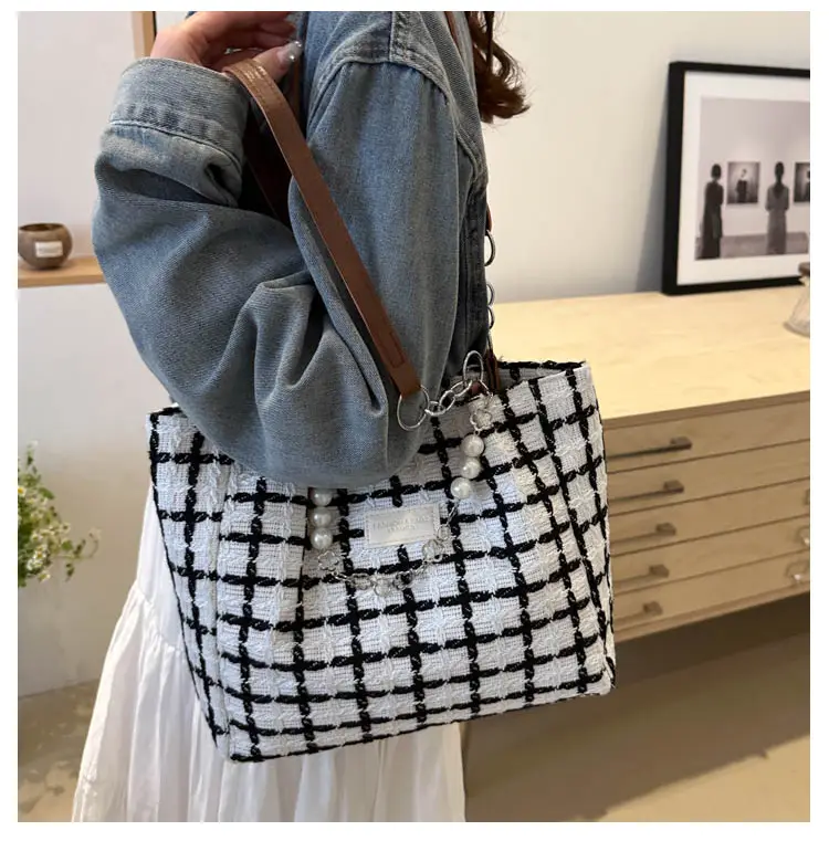 Women Checkered Plaid Handheld Tote Bag Black White — feature 19