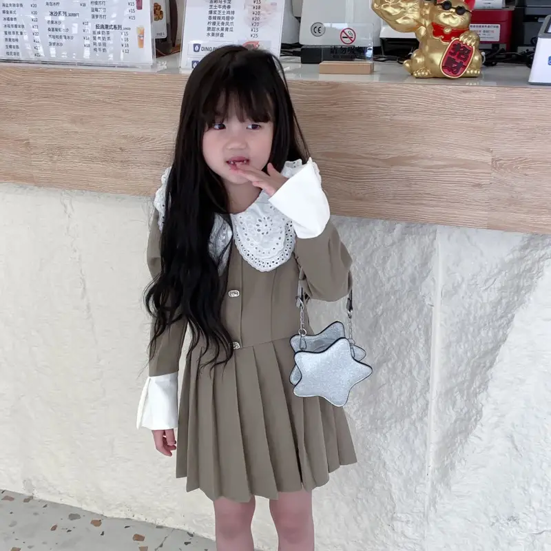 Star-shaped Korean Fashion Chain Crossbody Bag for Boys Girls - Image 10