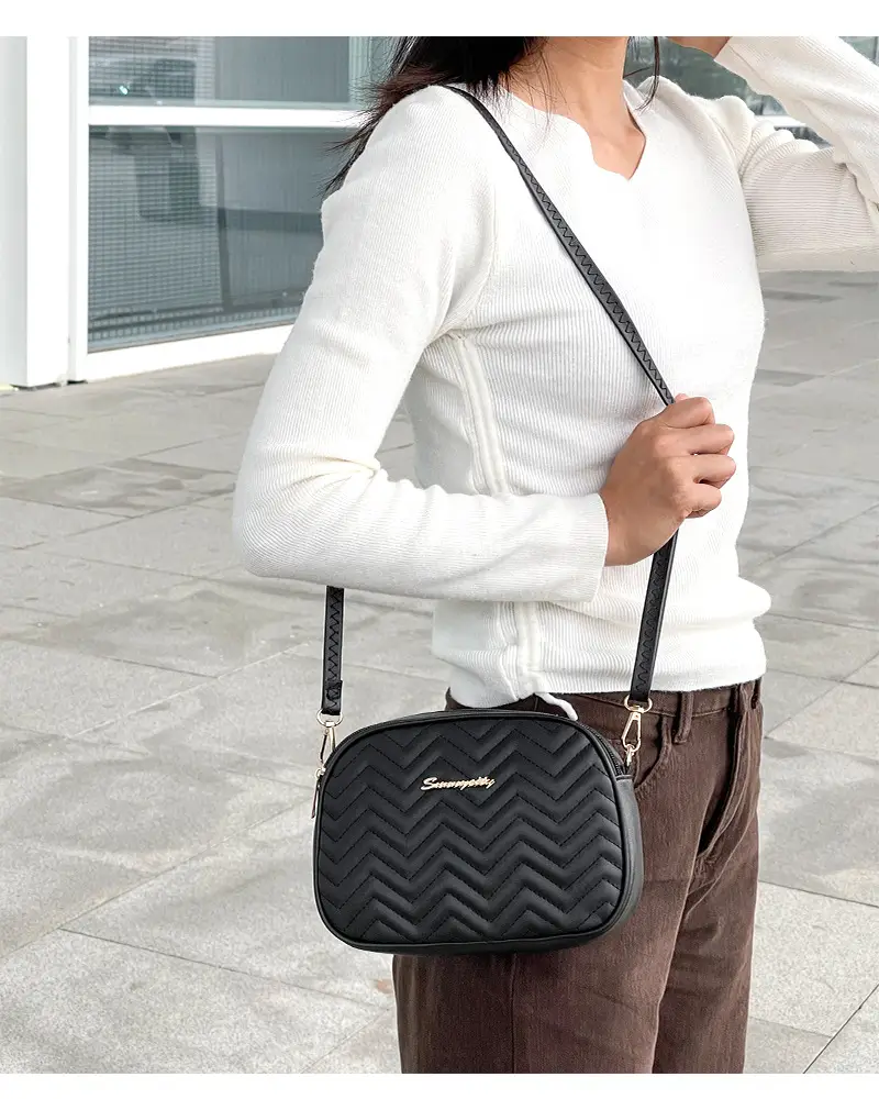 Black Quilted Cameral Bag for Women Crossbody Shoulder — feature 12