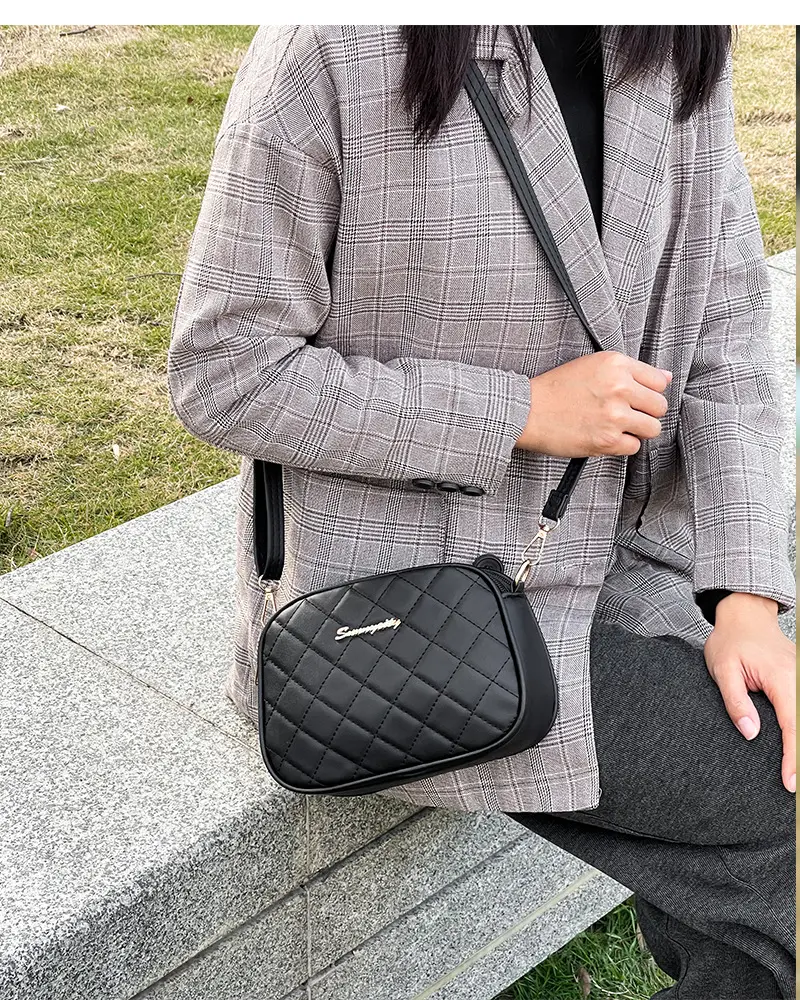 Pink Diamond Embroidered Crossbody Bag with Double Zip — feature 12