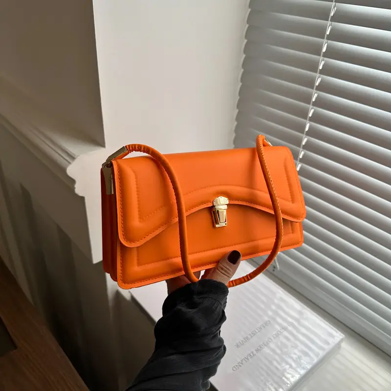 Elegant Green Lock Shoulder Bag for Women 2024 Spring - Image 8