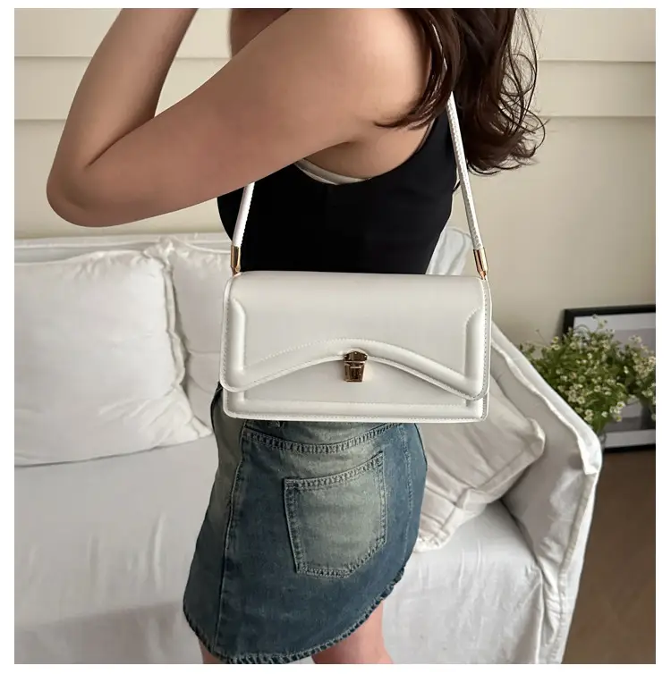 Elegant Green Lock Shoulder Bag for Women 2024 Spring — feature 13