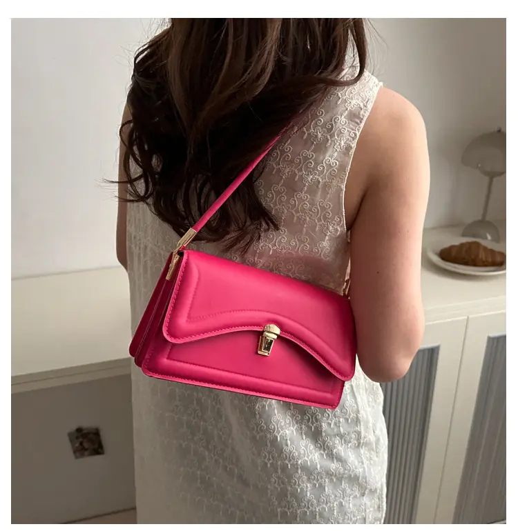 Elegant Green Lock Shoulder Bag for Women 2024 Spring — feature 7
