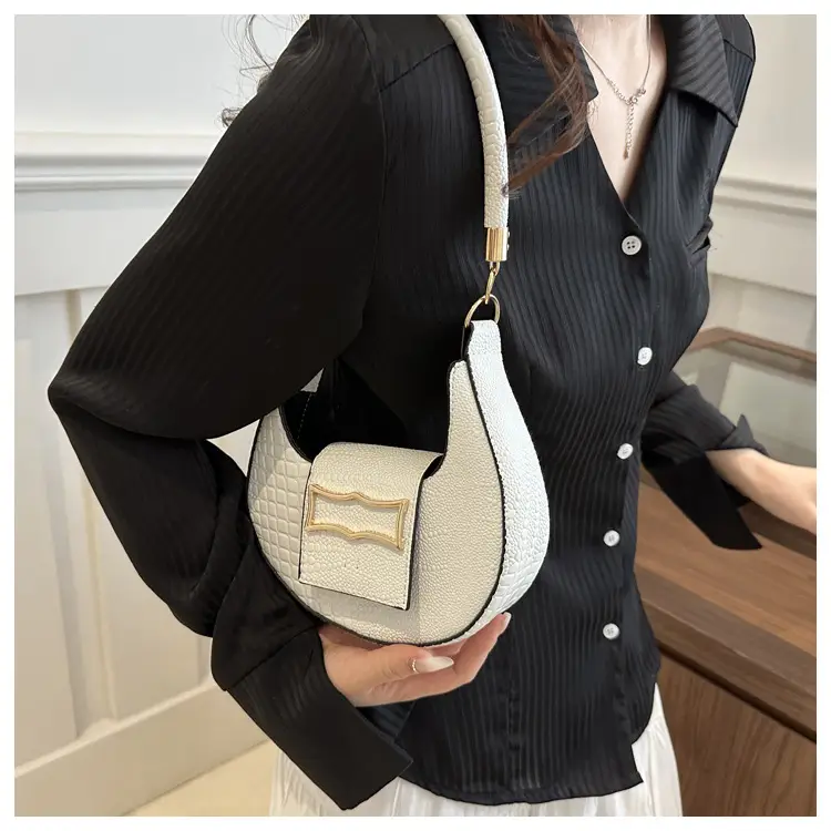 Women's Crocodile Pattern Shoulder Bag Cream 2024 — feature 10
