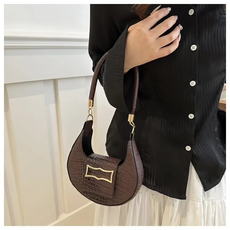 Women's Crocodile Pattern Shoulder Bag Cream 2024 — feature 12