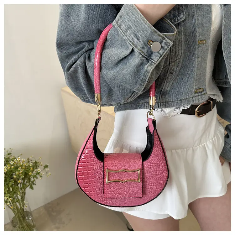 Women's Crocodile Pattern Shoulder Bag Cream 2024 — feature 16