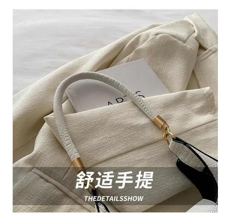 Women's Crocodile Pattern Shoulder Bag Cream 2024 — feature 7