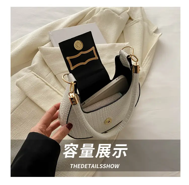 Women's Crocodile Pattern Shoulder Bag Cream 2024 — feature 8