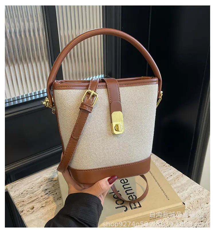 Women French Niche Shoulder Bag Brown Beige 2026 — feature 1
