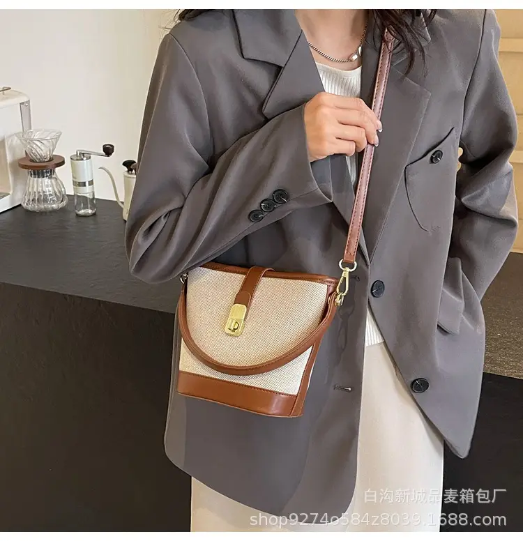 Women French Niche Shoulder Bag Brown Beige 2026 — feature 13