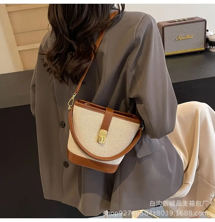 Women French Niche Shoulder Bag Brown Beige 2026 — feature 15
